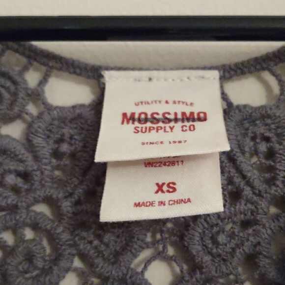 Mossimo Women's Size XS Boho Chic Knit Floral Crocheted Back Gray Striped Top - Picture 3 of 5